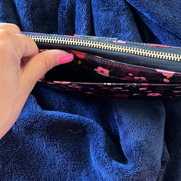 Kate spade ♠️ wallet - Picture 3 of 4